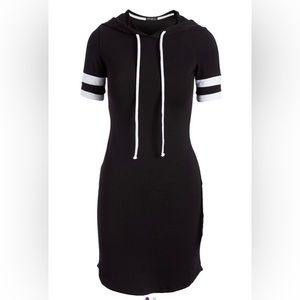 🌺 NWOT: Super Cute: Black & White stripe hoodie DRESS
